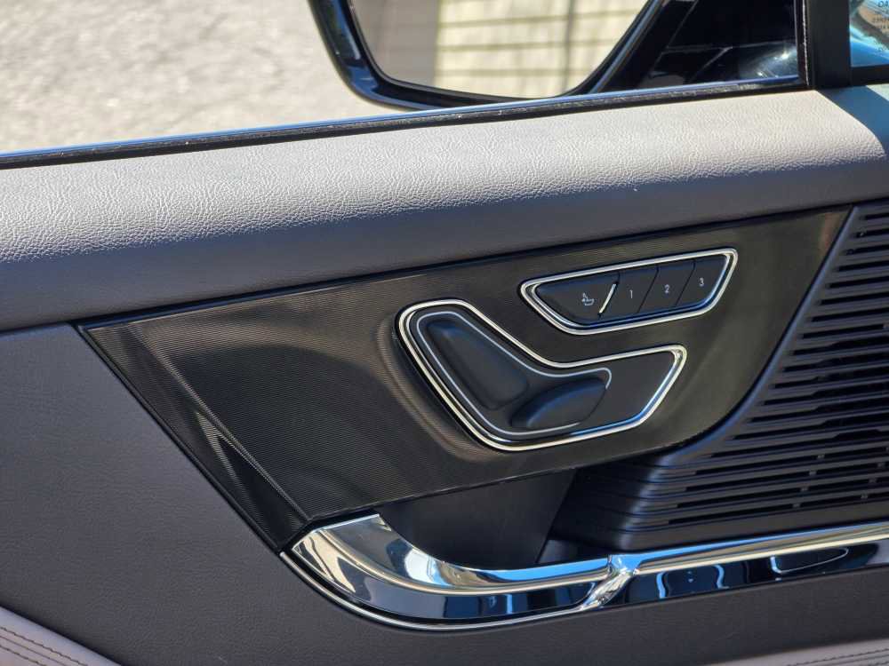 Used 2022 Lincoln Corsair AWD w/ Premium Package image 14