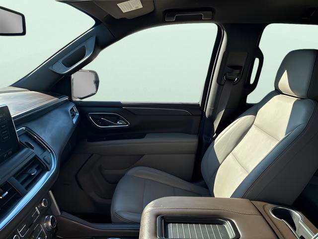 Used 2021 GMC Yukon SLT w/ SLT Luxury Package image 16