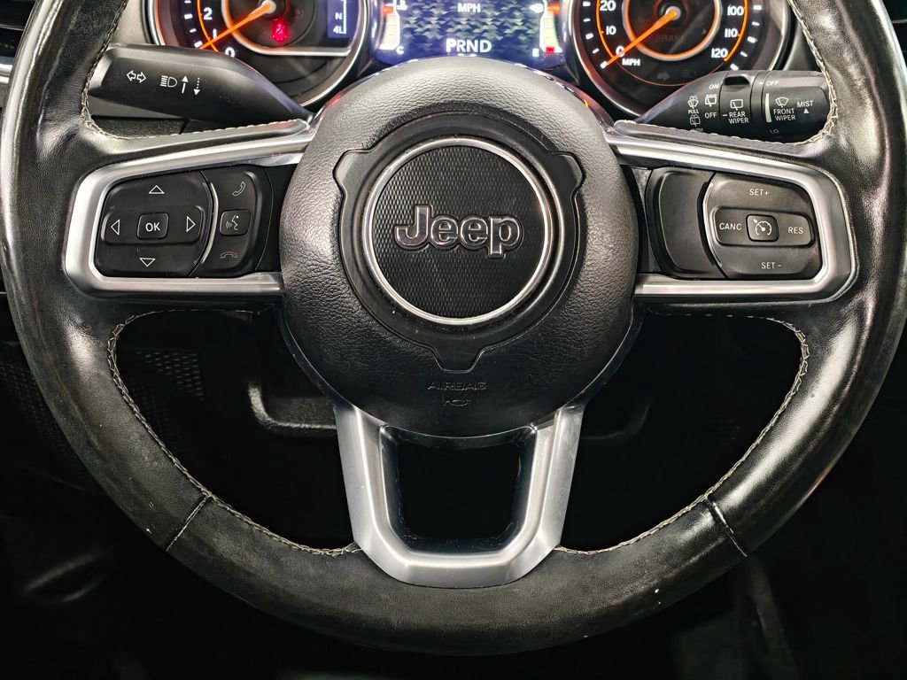 Used 2019 Jeep Wrangler Unlimited Sahara image 5