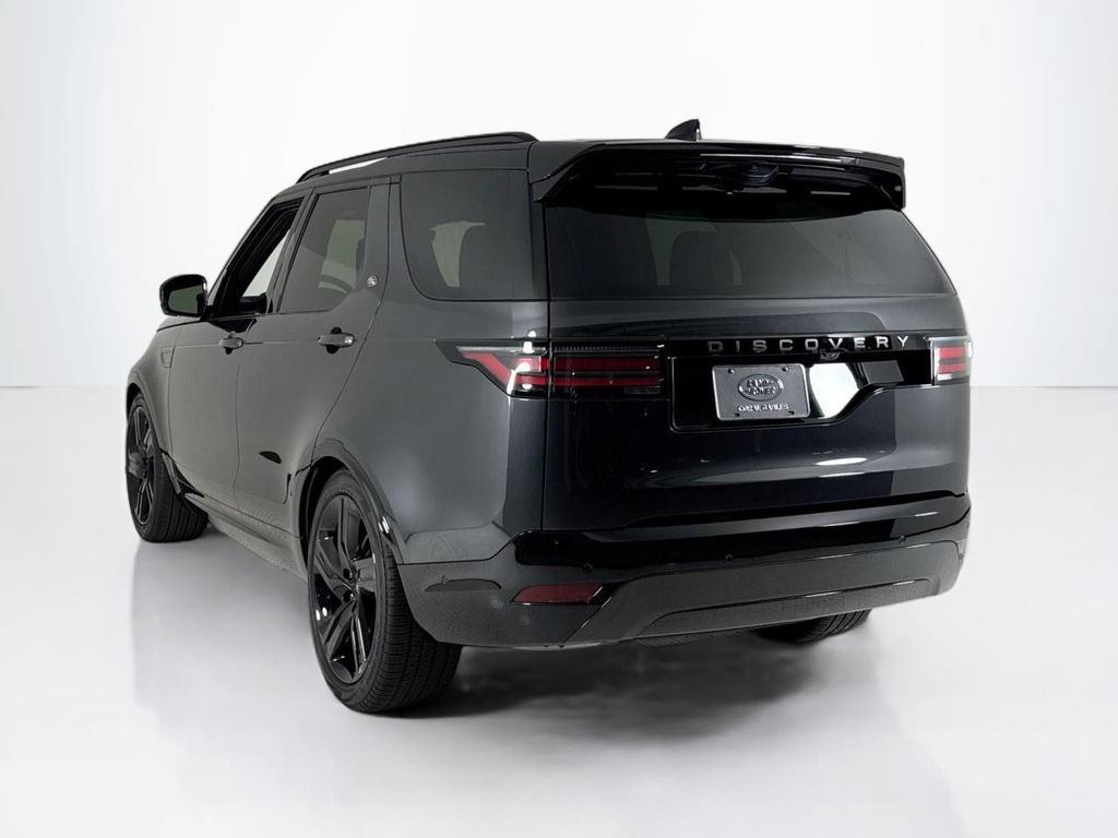 Used 2024 Land Rover Discovery Dynamic SE AWD/4WD image 3