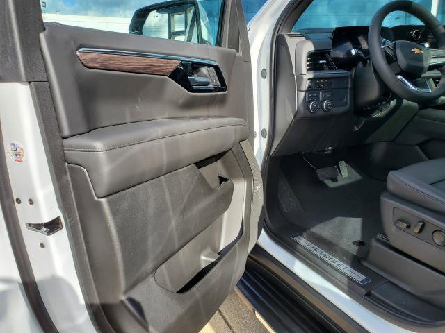 New 2025 Chevrolet Suburban LT w/ Comfort Package image 6