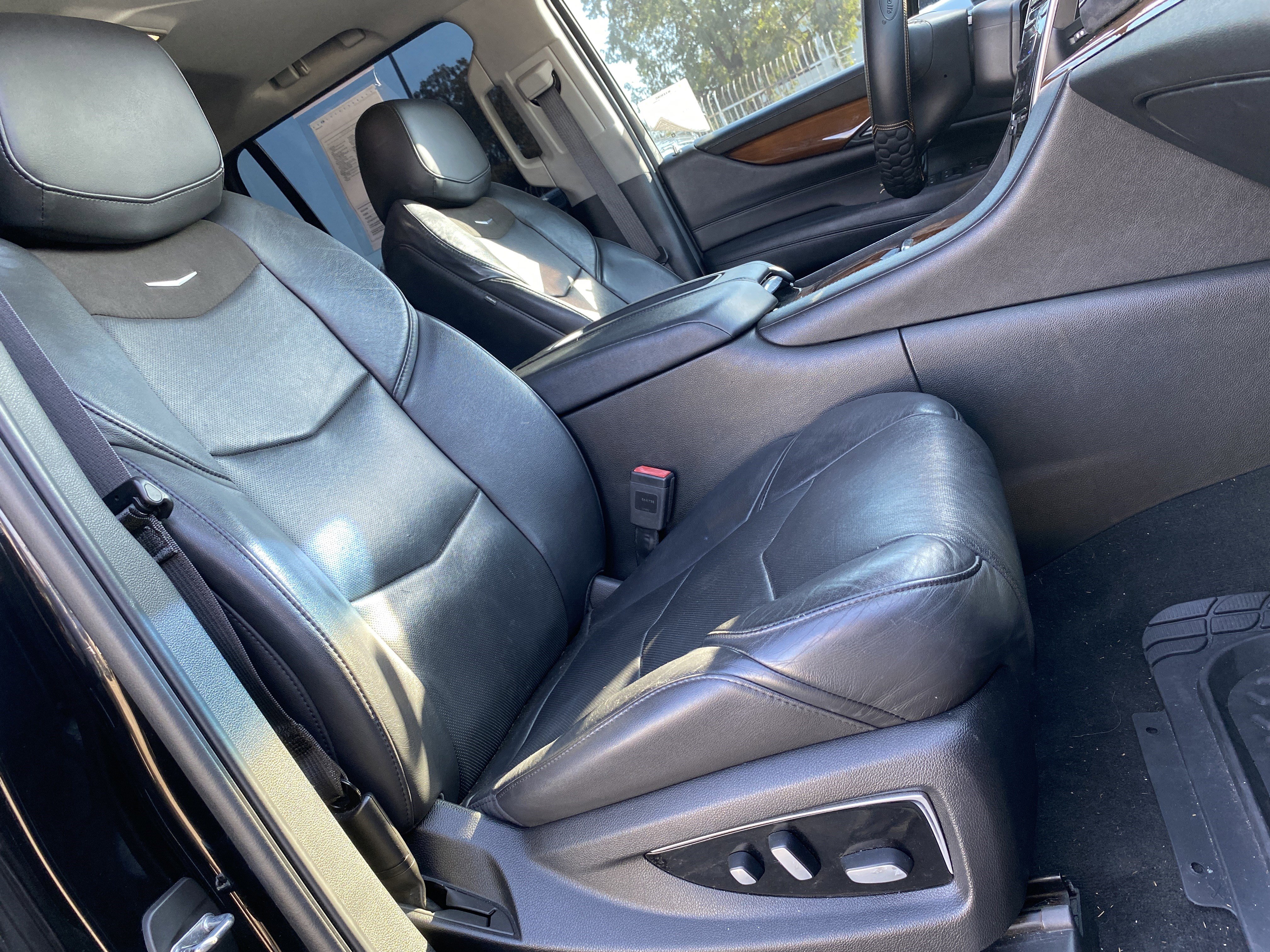 Used 2018 Cadillac Escalade Luxury image 20