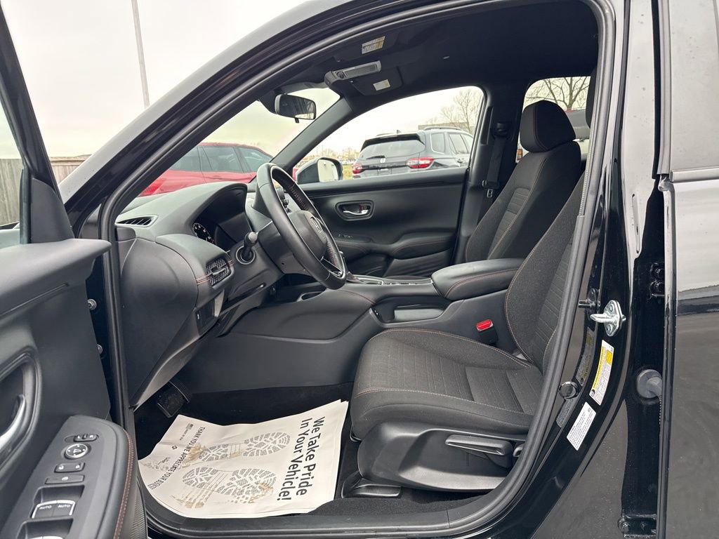 Used 2025 Honda HR-V Sport image 30