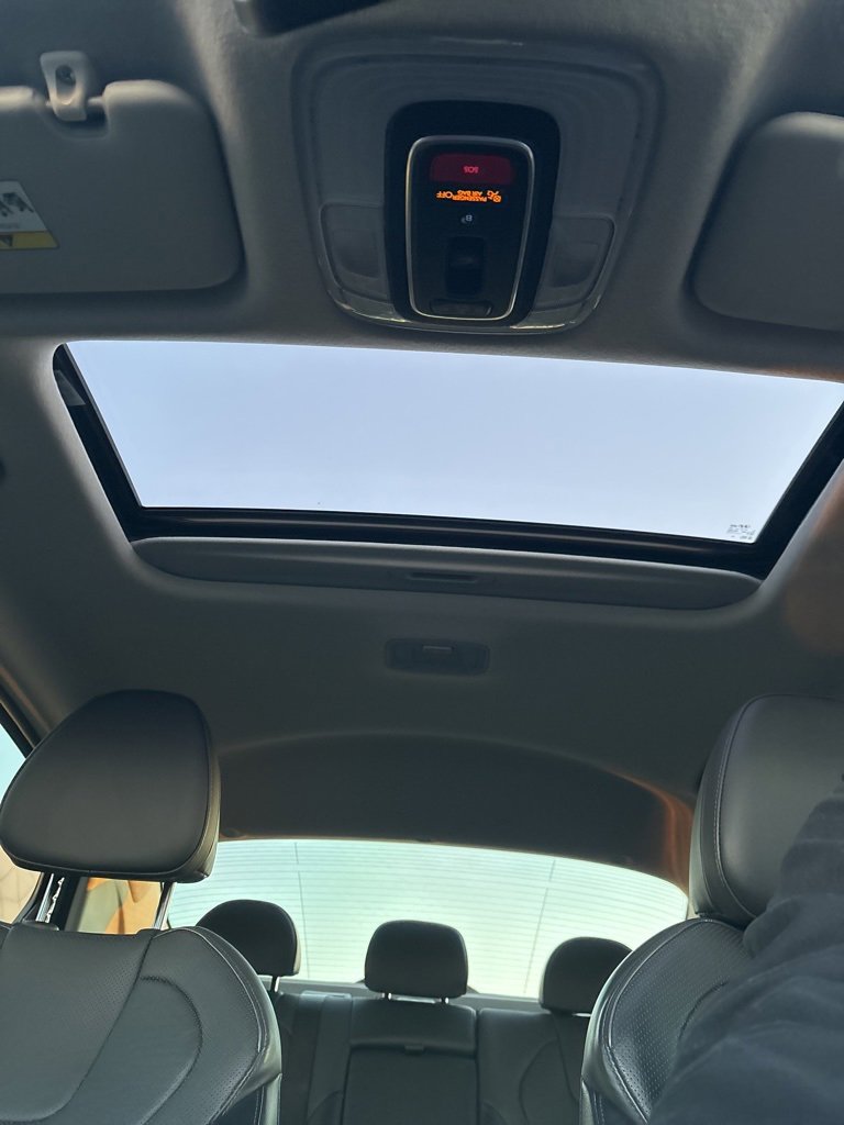 Certified 2023 Hyundai Elantra Limited w/ Preferred Accessory Package image 22