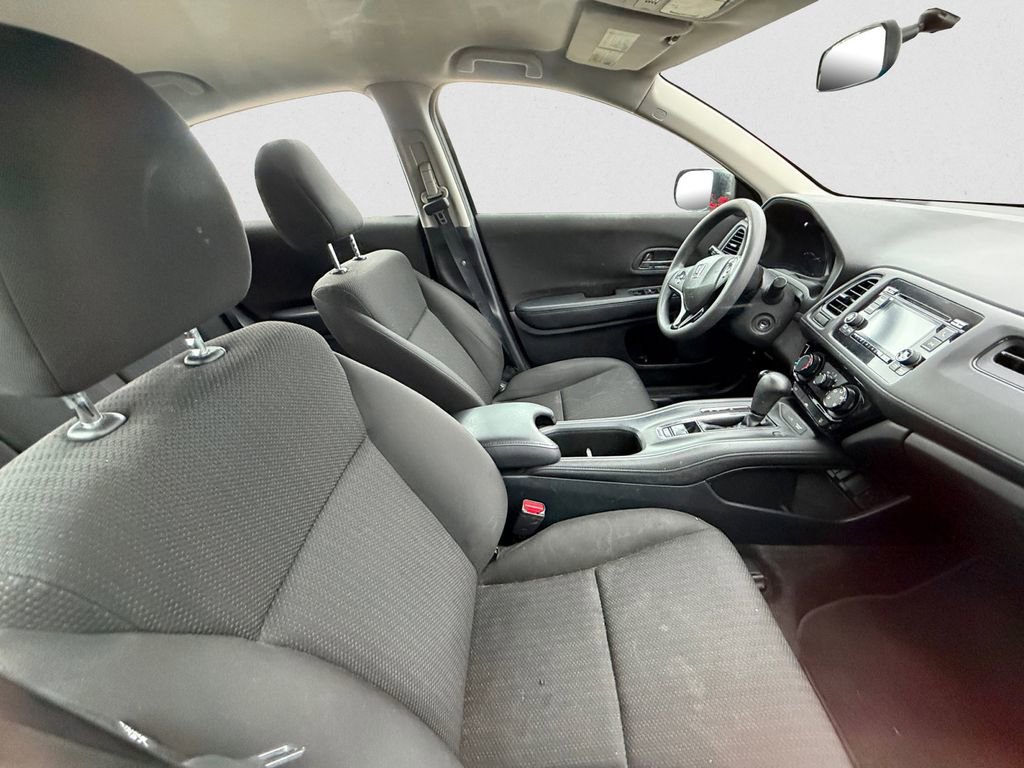 Used 2016 Honda HR-V LX image 10