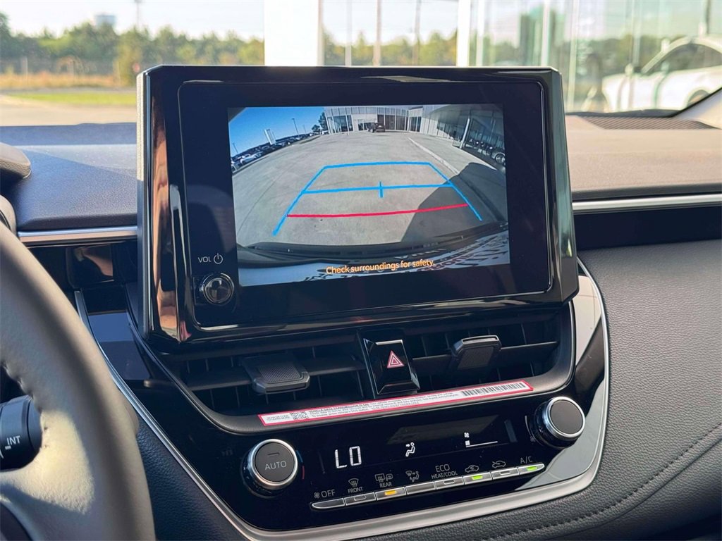 Used 2025 Toyota Corolla SE image 16