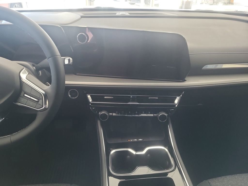 New 2026 Chevrolet Traverse LT w/ LPO, Floor Liner Package image 16