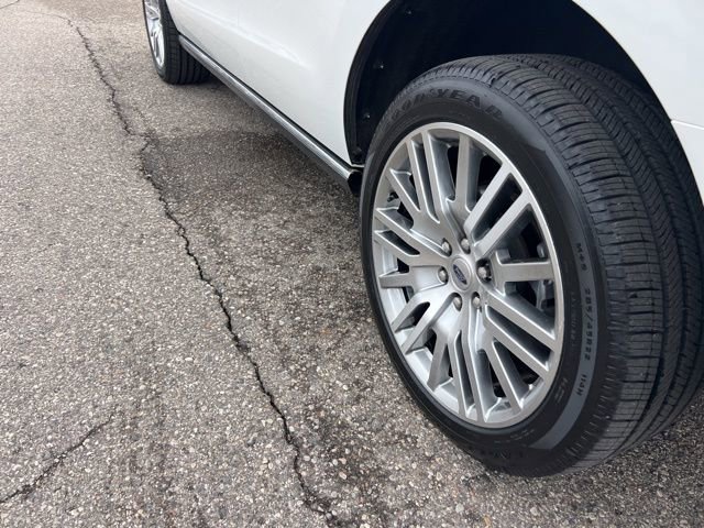 Certified 2023 Ford Expedition Limited image 29