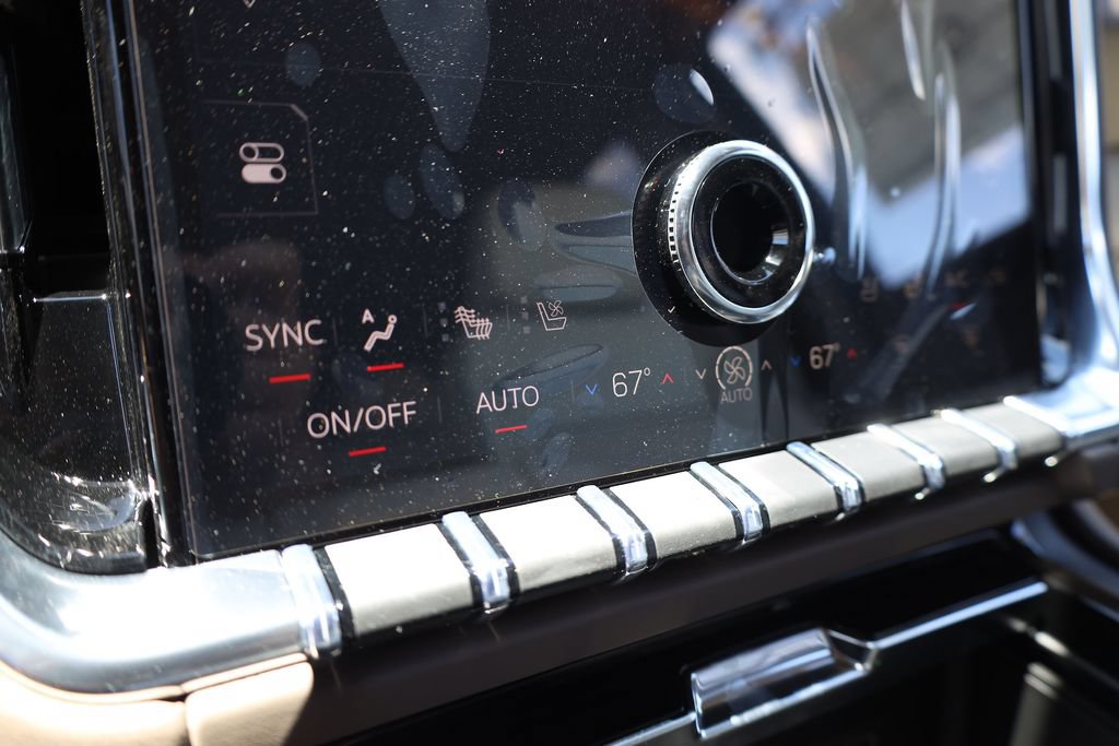 New 2026 GMC Yukon XL Denali AWD/4WD image 16