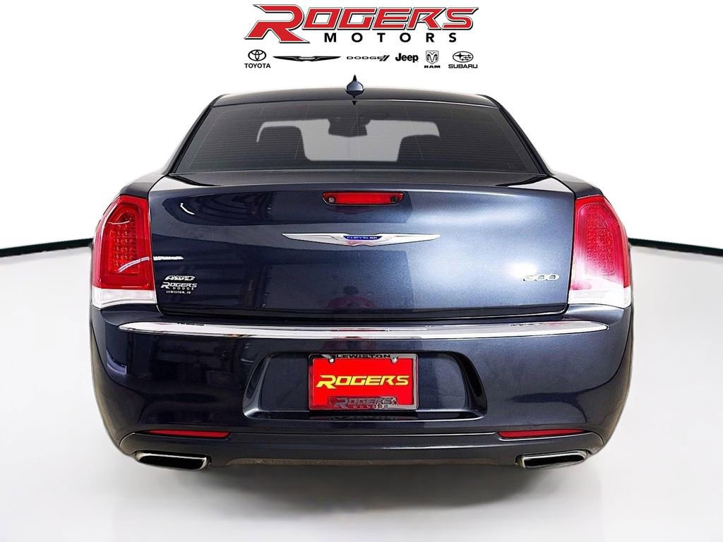 Used 2018 Chrysler 300 Limited image 7