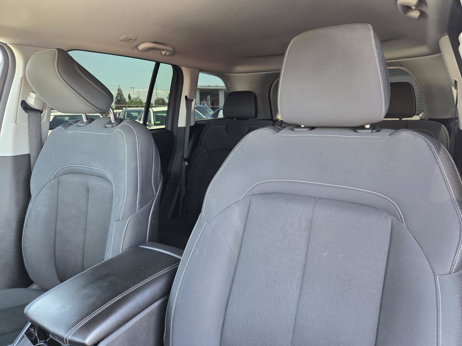 Used 2023 Jeep Grand Cherokee Laredo RWD image 22