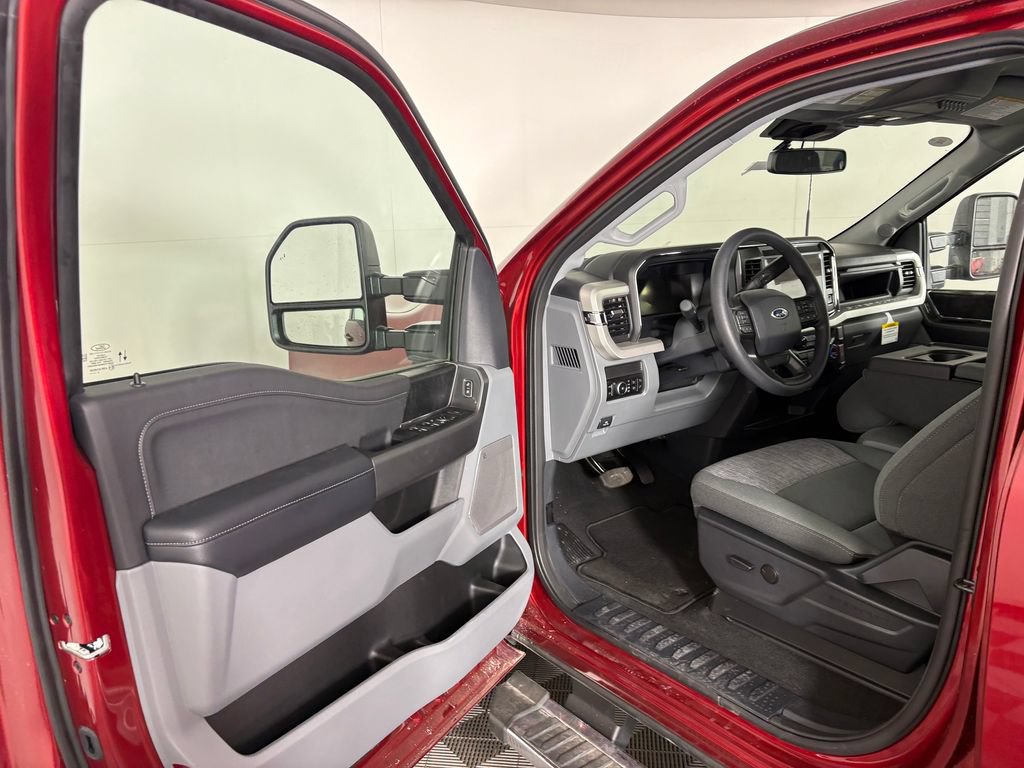 New 2026 Ford F350 XLT w/ XLT Premium Package AWD/4WD image 13