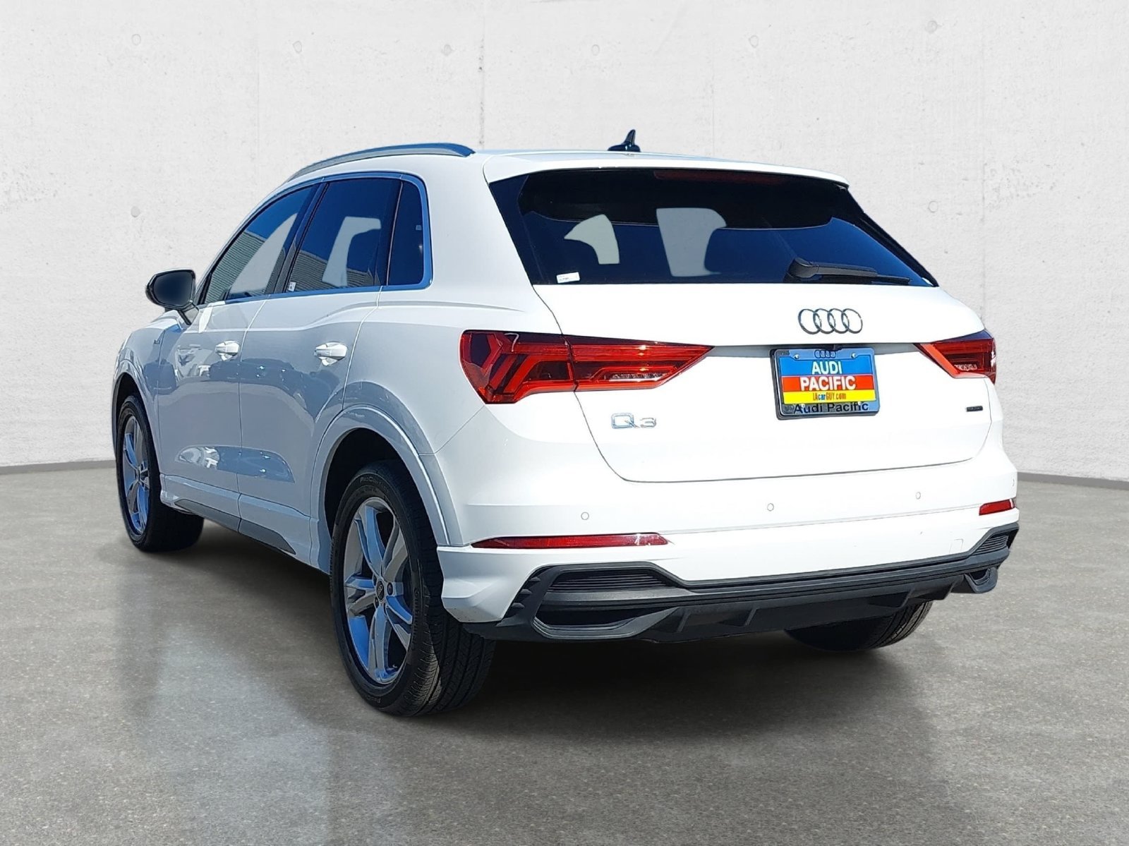 Used 2024 Audi Q3 2.0T Premium w/ Convenience Package AWD/4WD image 7