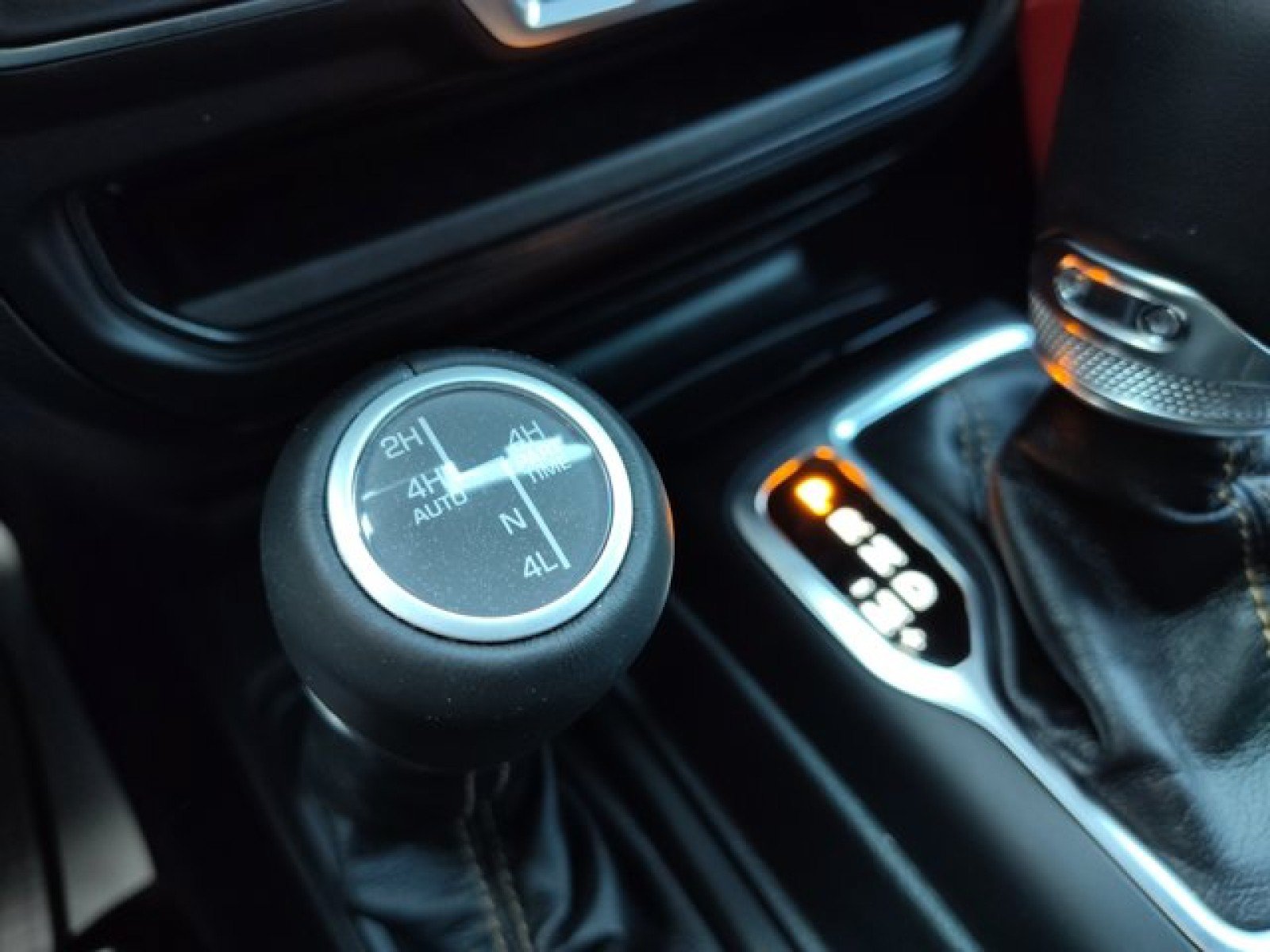 Used 2023 Jeep Wrangler Unlimited Sahara AWD/4WD image 26