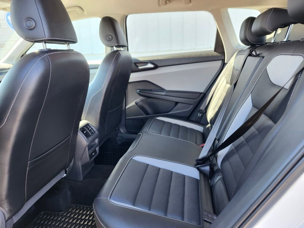 Used 2022 Volkswagen Taos SEL image 14