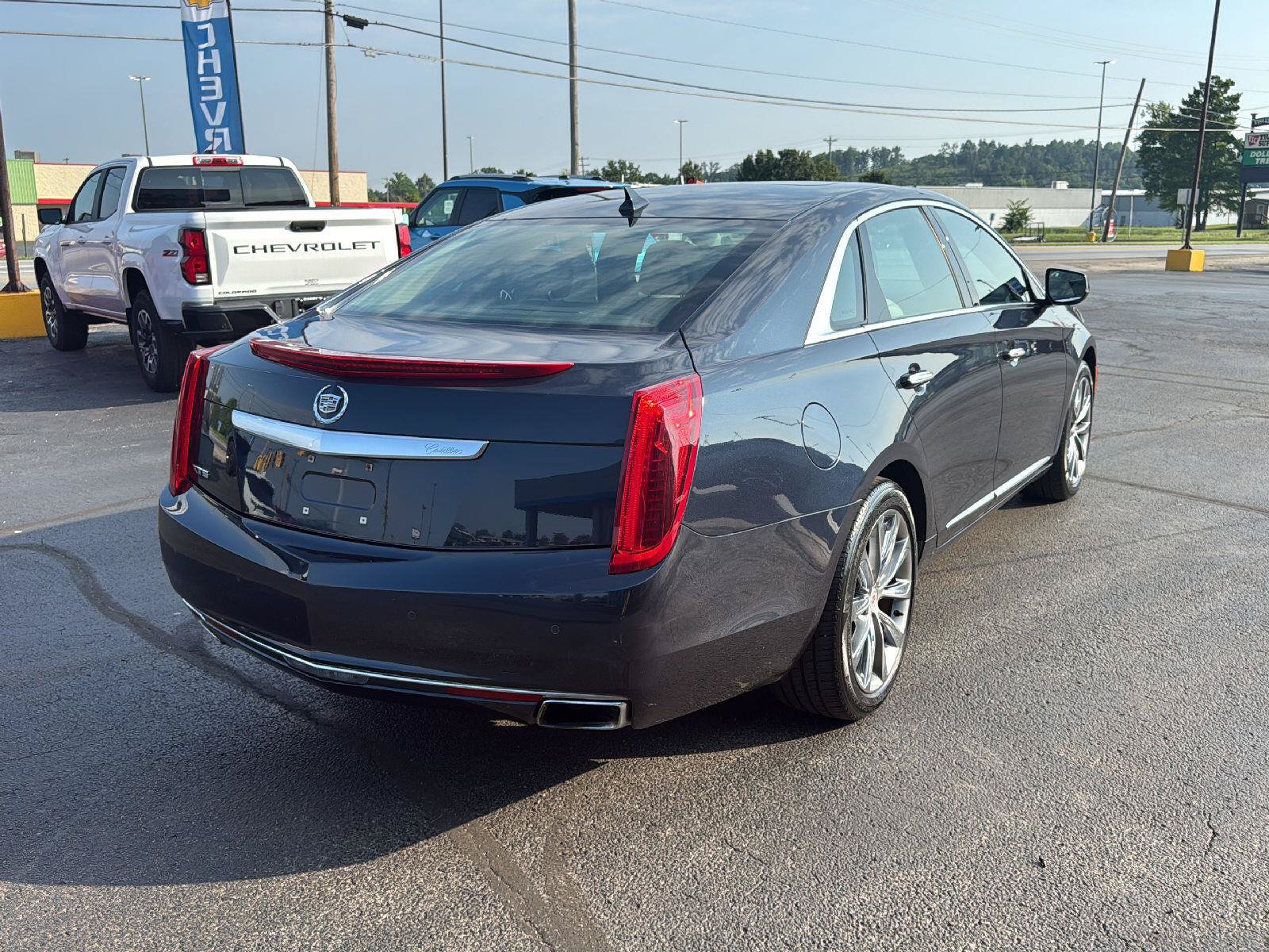 Used 2013 Cadillac XTS Luxury w/ Driver Awareness Package FWD image 5