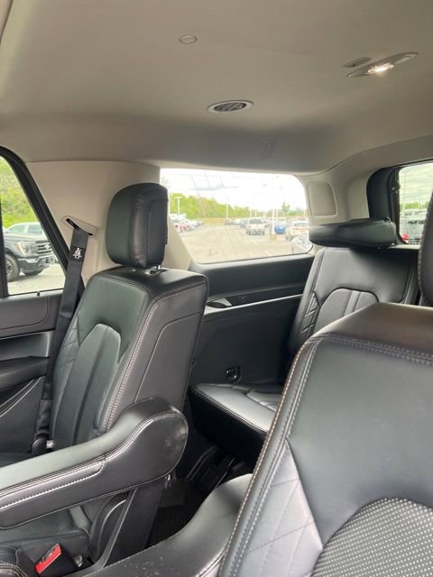 Used 2020 Ford Expedition Platinum AWD/4WD image 16