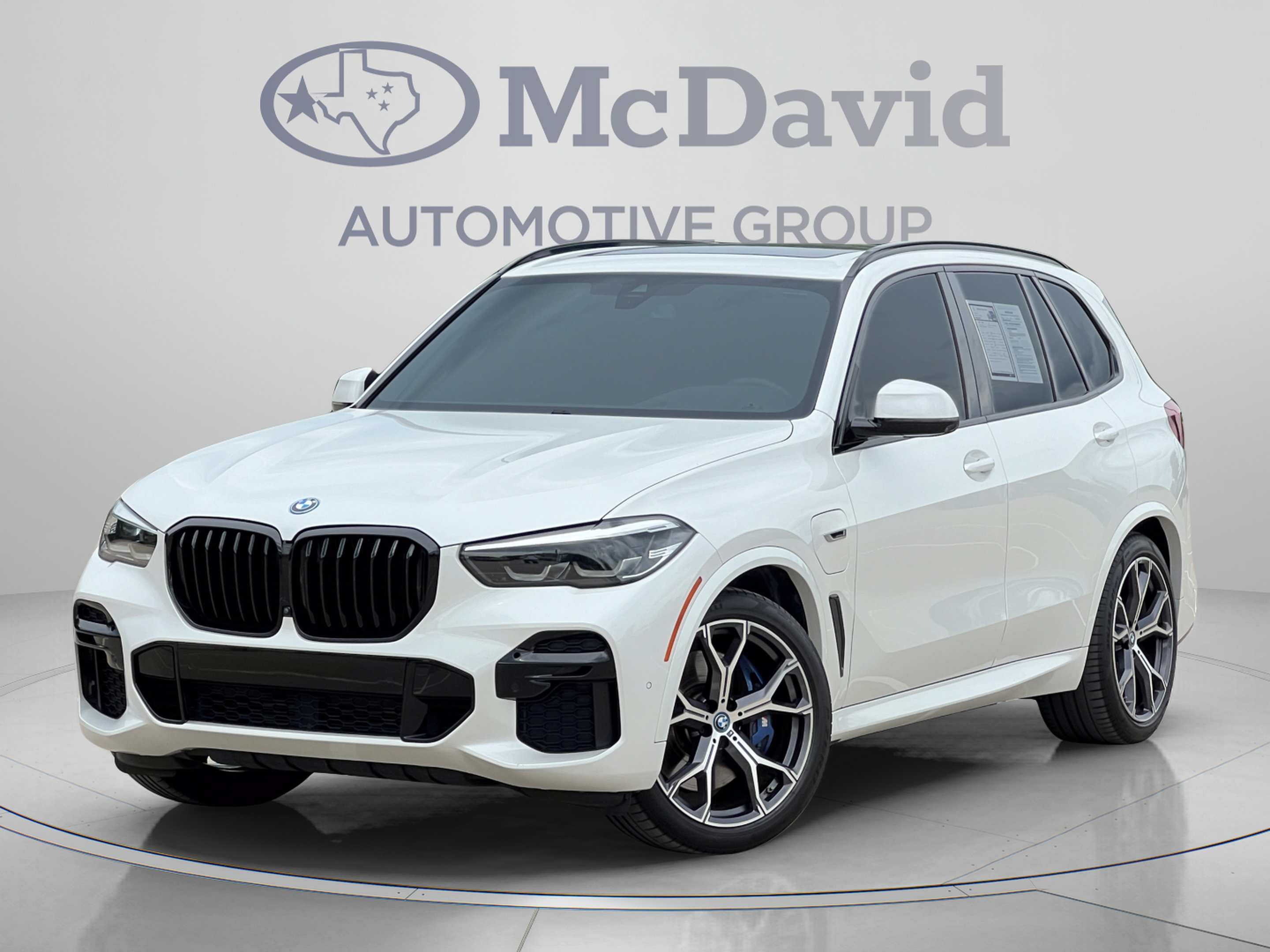 Used 2022 BMW X5 xDrive45e w/ M Sport Package AWD/4WD image 2