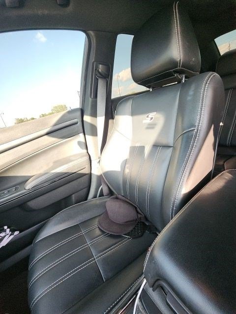 Used 2015 Chrysler 300 S RWD image 31