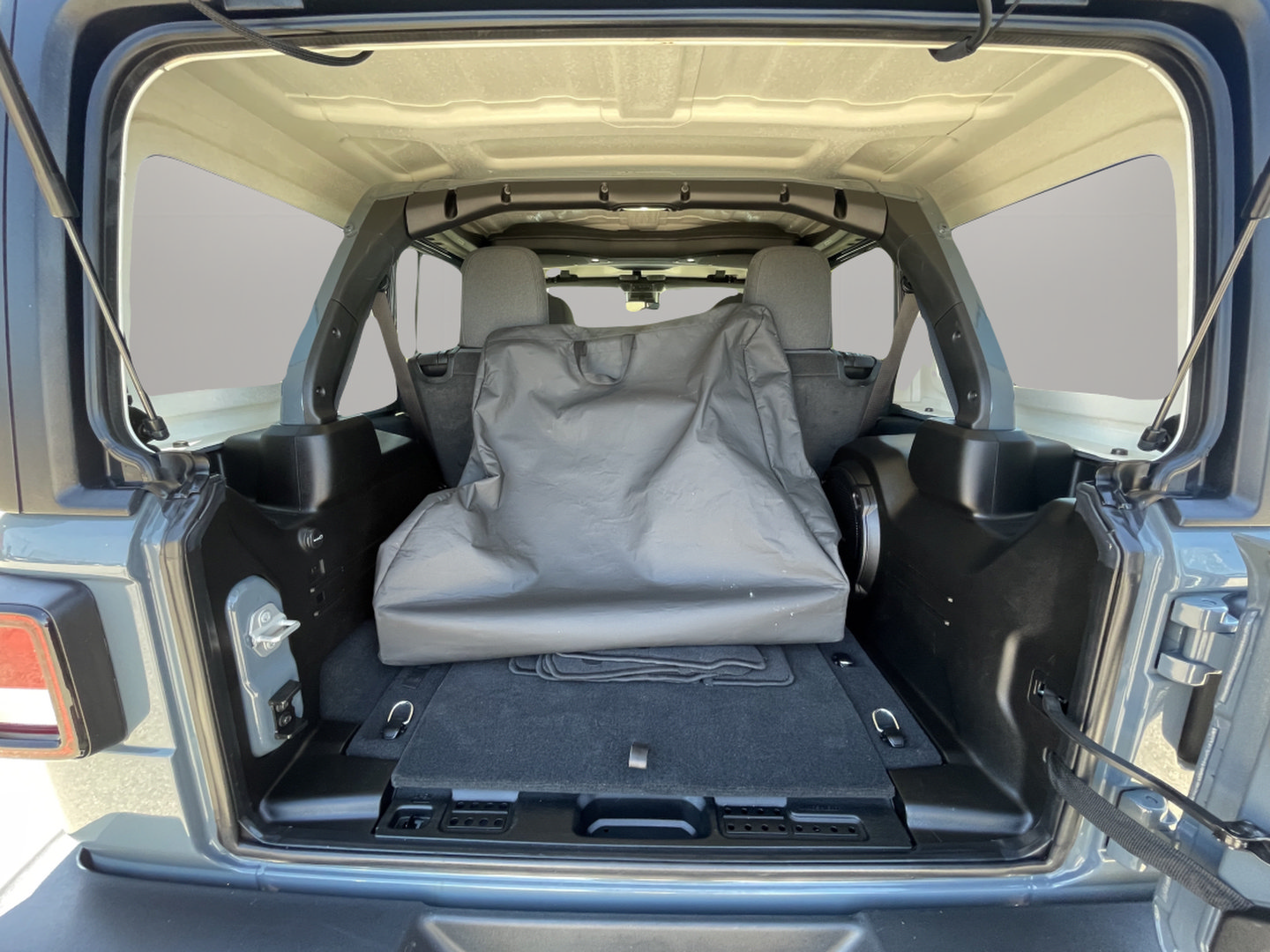 Used 2024 Jeep Wrangler Unlimited Sport AWD/4WD image 24