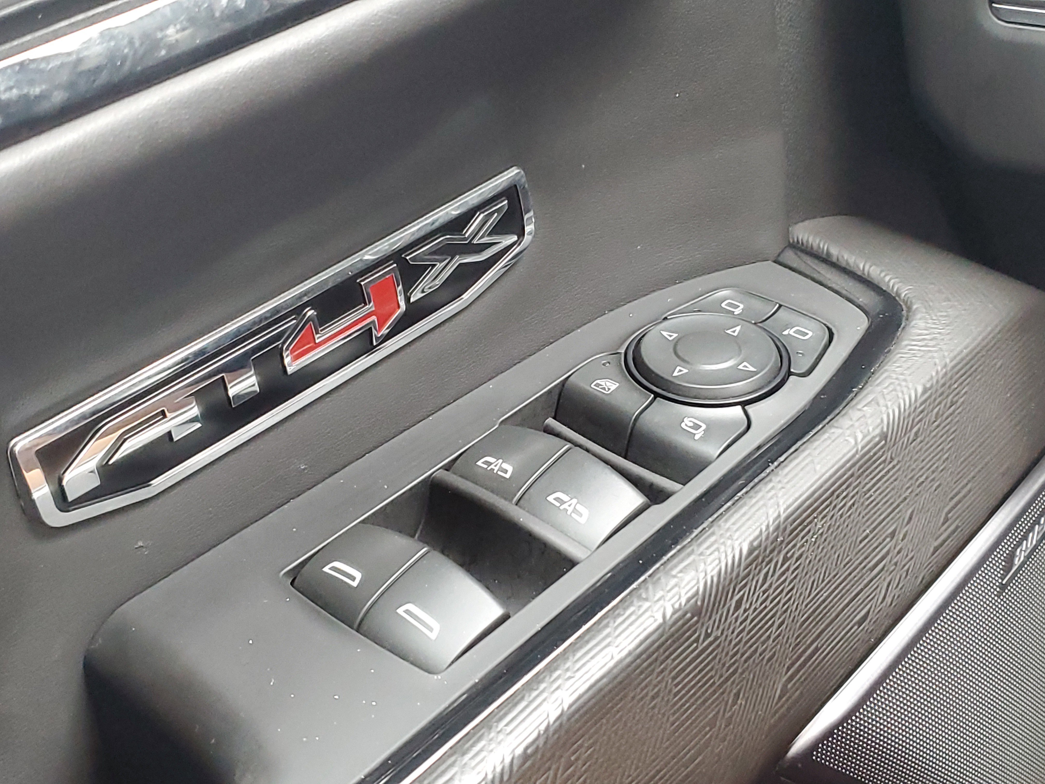 Used 2024 GMC Sierra 1500 AT4X image 25