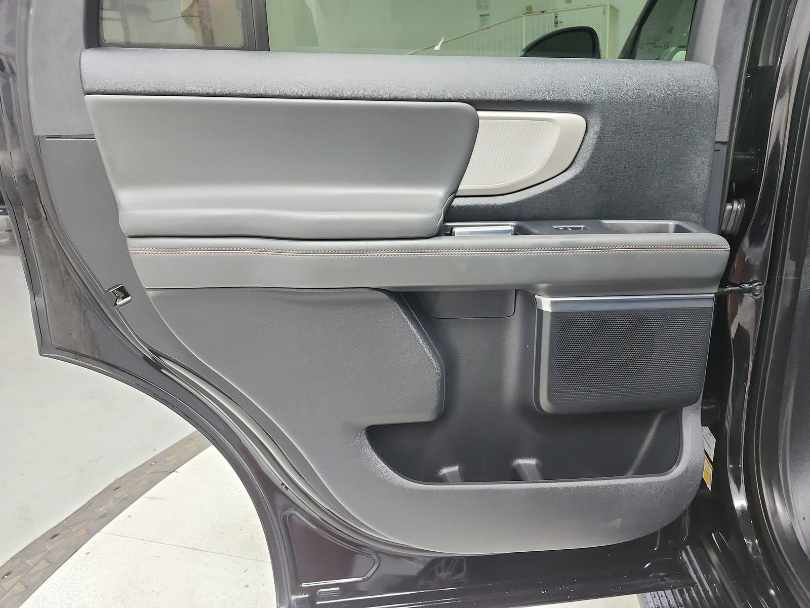Used 2025 Ford Expedition Active AWD/4WD image 44