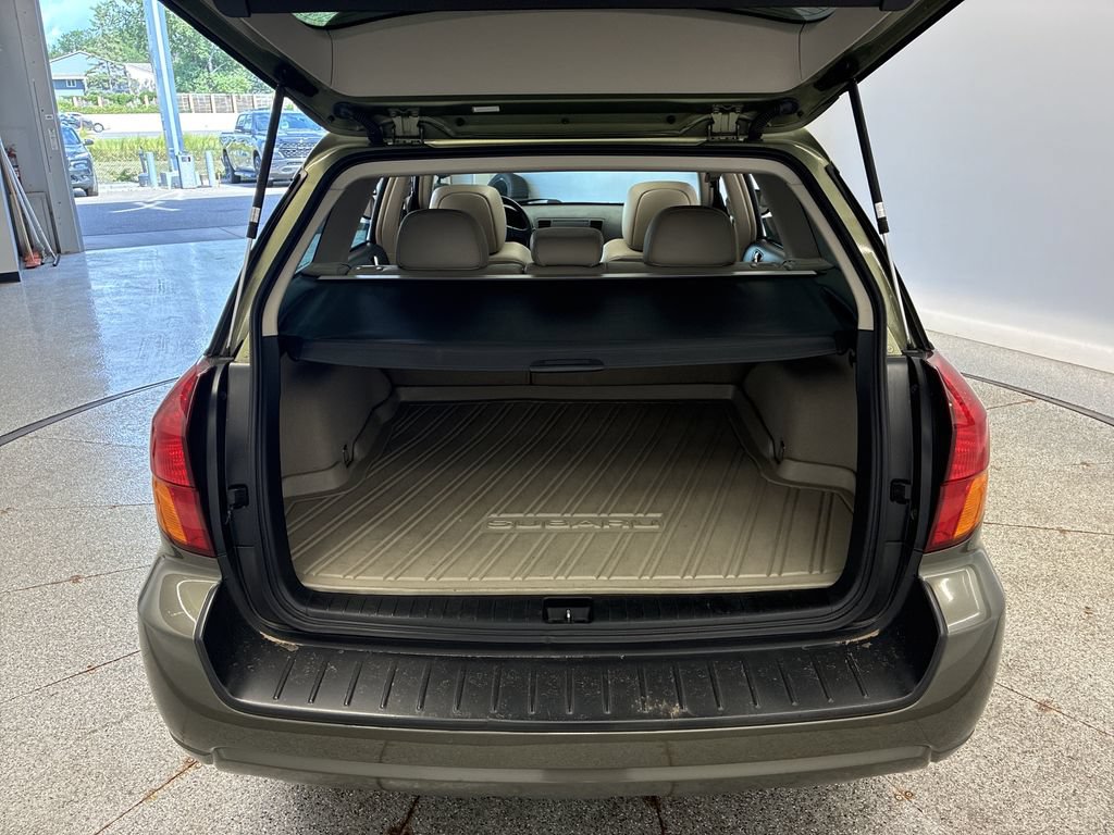 Used 2006 Subaru Outback 2.5i Limited w/ Popular Equipment Group 2B AWD/4WD image 16
