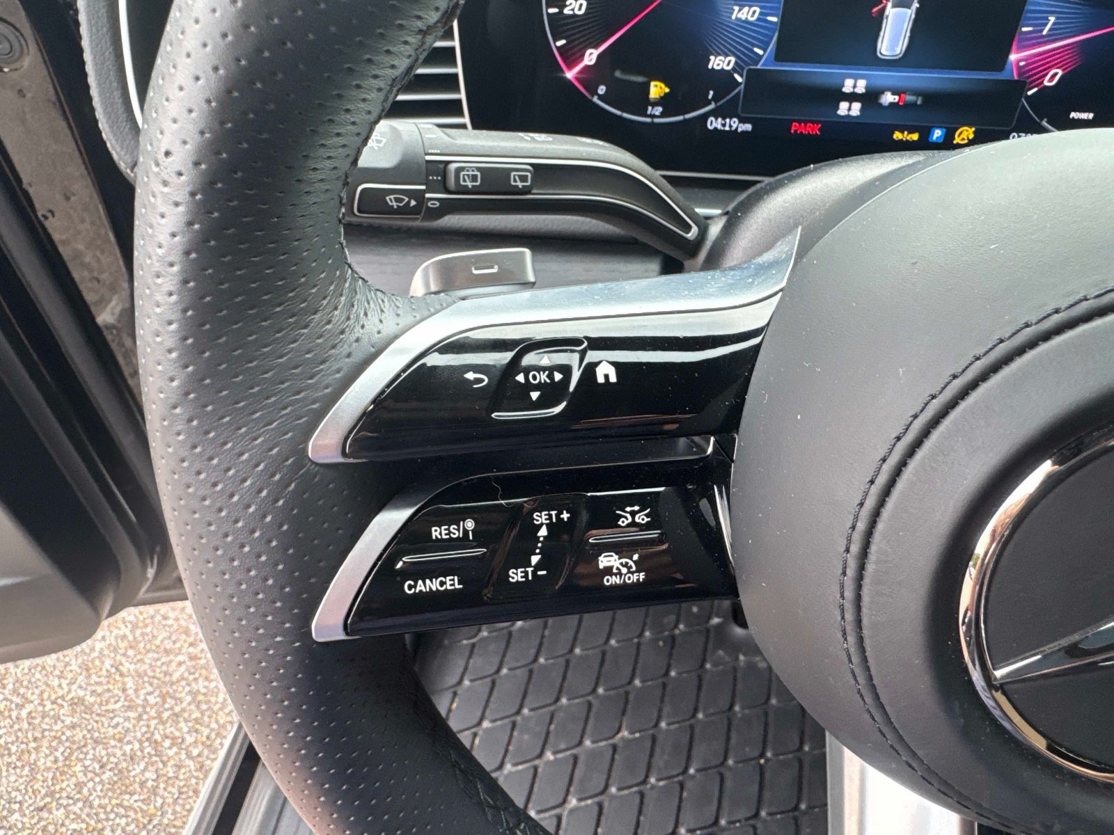 Used 2025 Mercedes-Benz GLS 580 4MATIC image 22