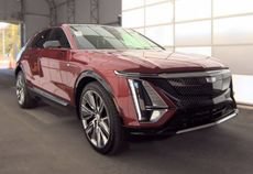 Certified 2025 Cadillac Lyriq Luxury w/ LPO, Floor Liner Package AWD/4WD image 2