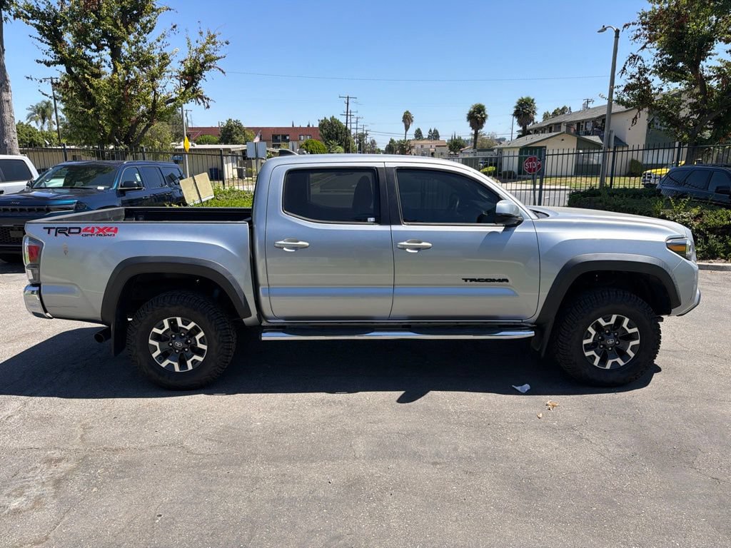 Used 2023 Toyota Tacoma TRD Off-Road w/ Black Out Package (TMS) AWD/4WD image 6