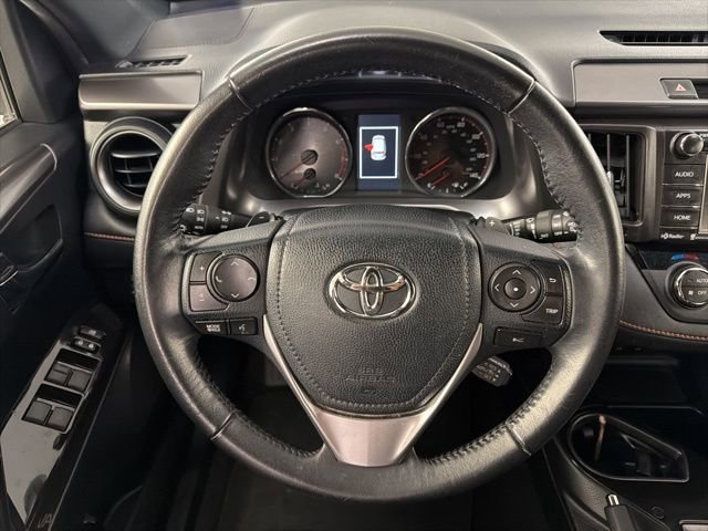 Used 2017 Toyota RAV4 SE image 17
