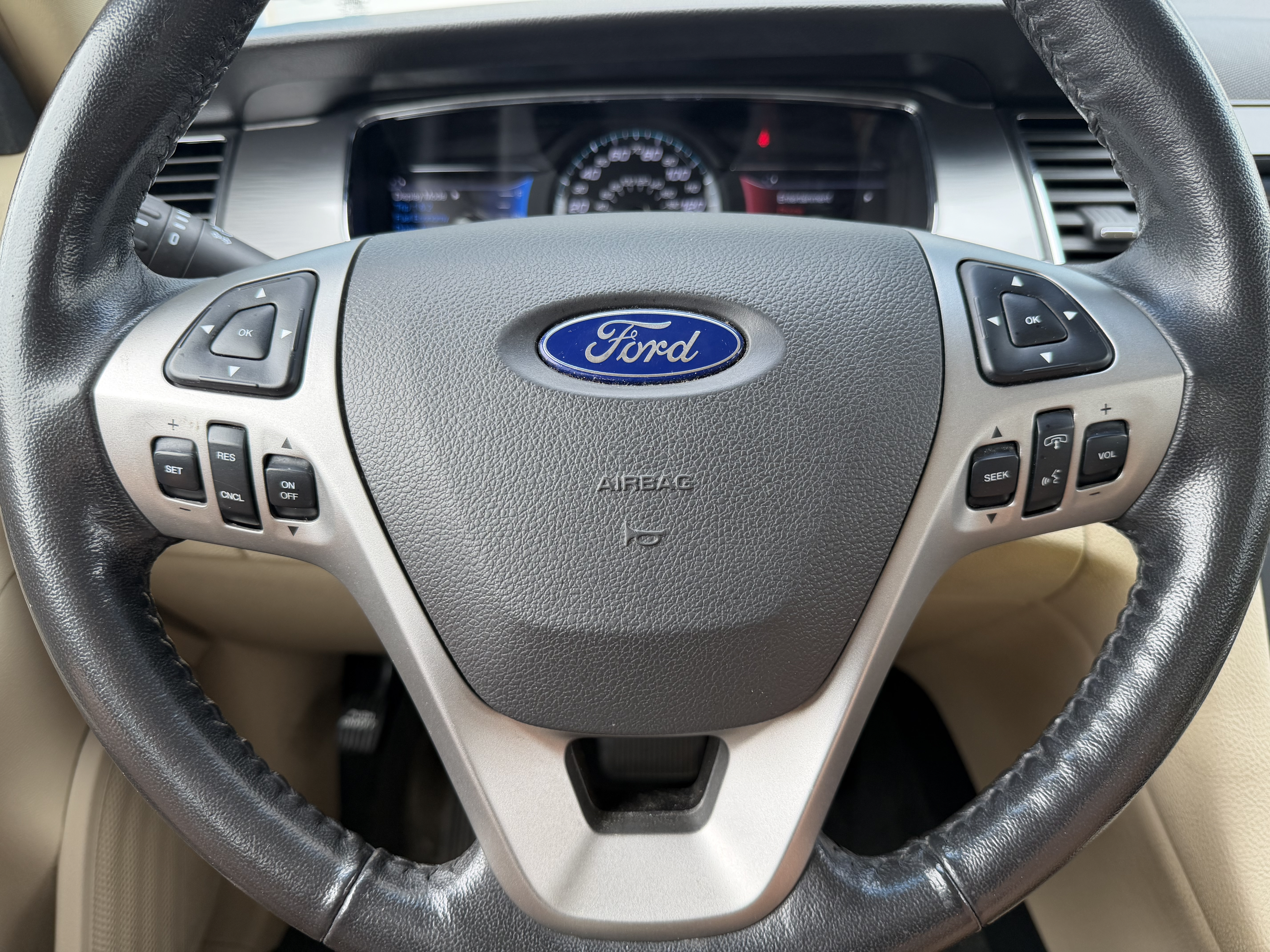 Used 2014 Ford Taurus SEL w/ Equipment Group 201A AWD/4WD image 21