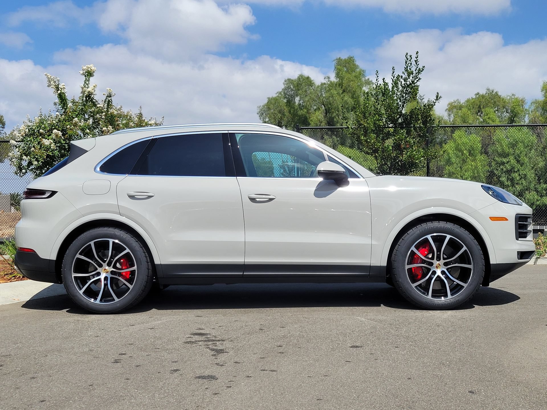 Certified 2024 Porsche Cayenne S AWD/4WD image 8