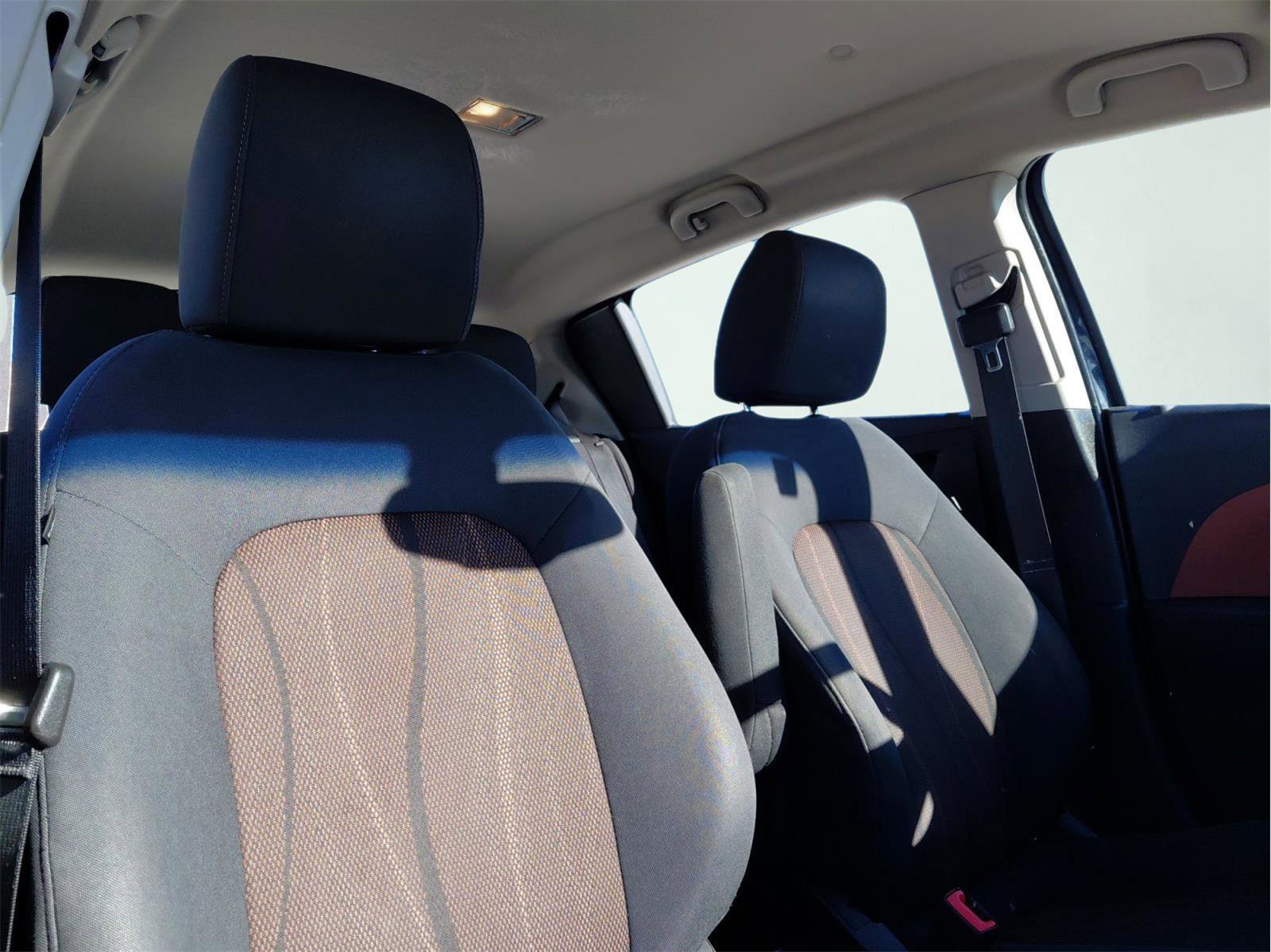 Used 2014 Chevrolet Sonic LT image 7