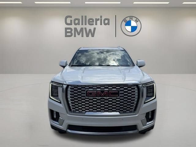 Used 2022 GMC Yukon Denali w/ Denali Premium Package RWD image 3
