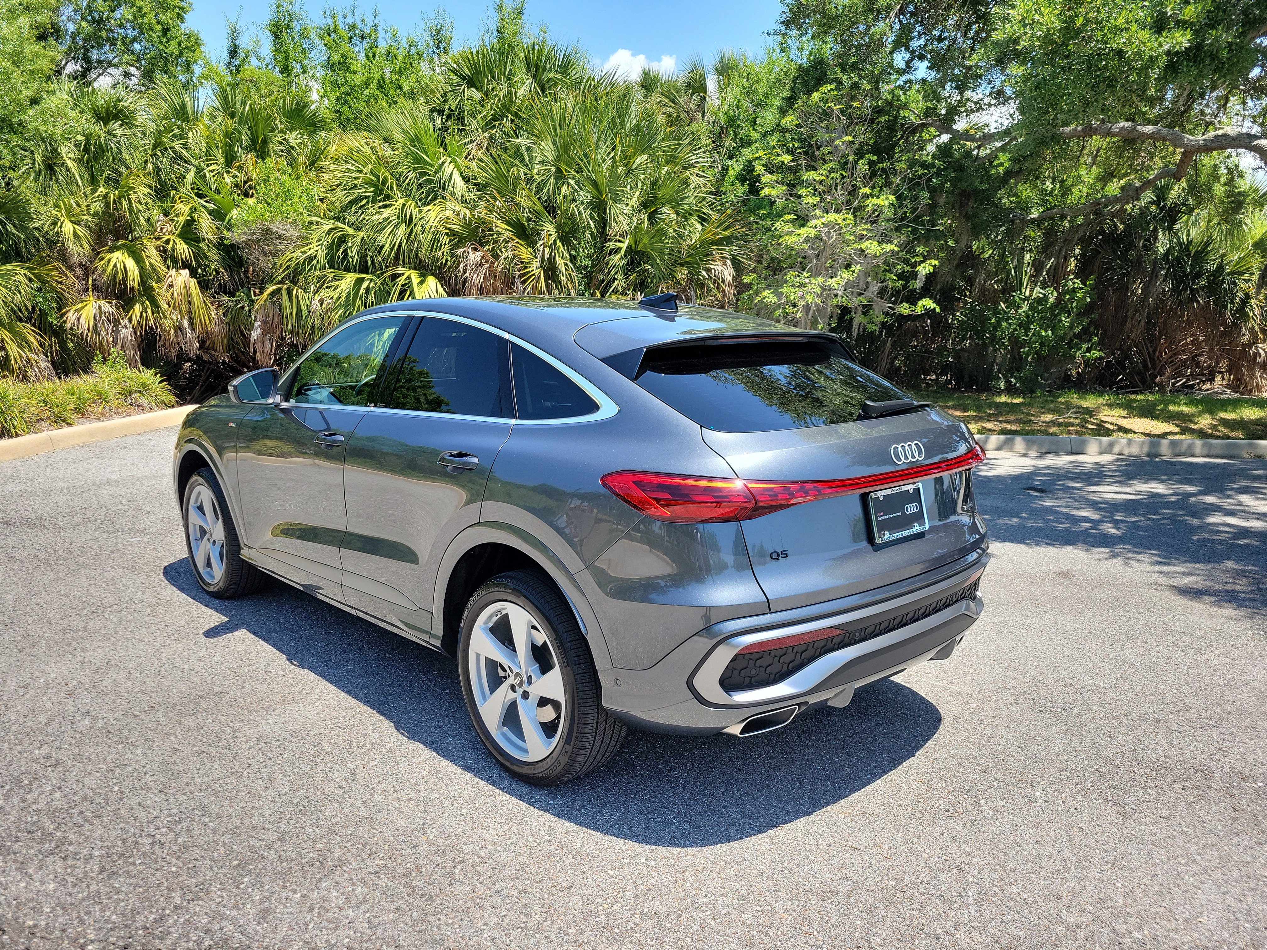 Used 2025 Audi Q5 Premium Plus w/ Premium Plus AWD/4WD image 6