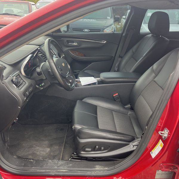 Used 2015 Chevrolet Impala LT w/ Convenience Package FWD image 10