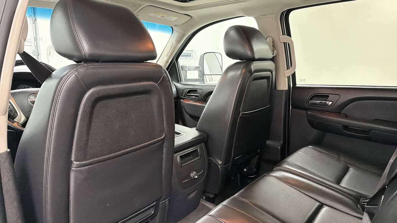 Used 2014 GMC Sierra 3500 SLT image 25