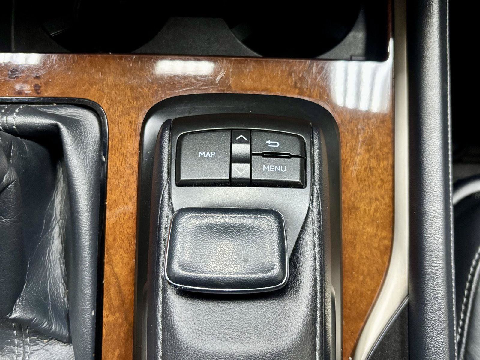 Used 2018 Lexus LX 570 4WD w/ Luxury Package image 37