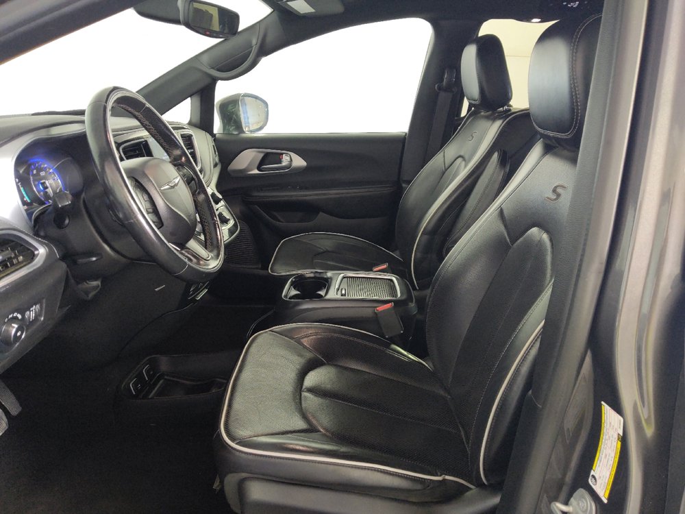 Used 2018 Chrysler Pacifica Limited w/ S Appearance Package FWD image 17