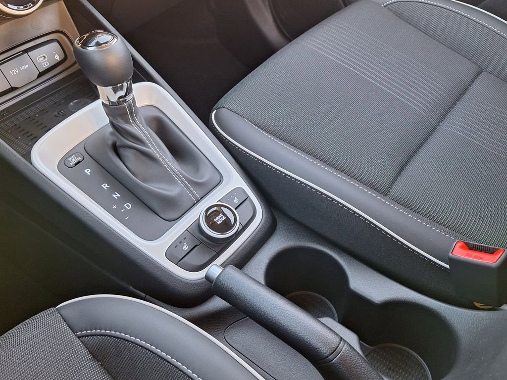 Used 2024 Hyundai Venue Limited image 23