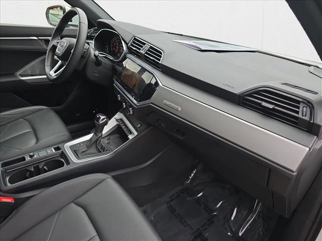 Used 2024 Audi Q3 2.0T Premium Plus w/ Premium Plus Package image 23