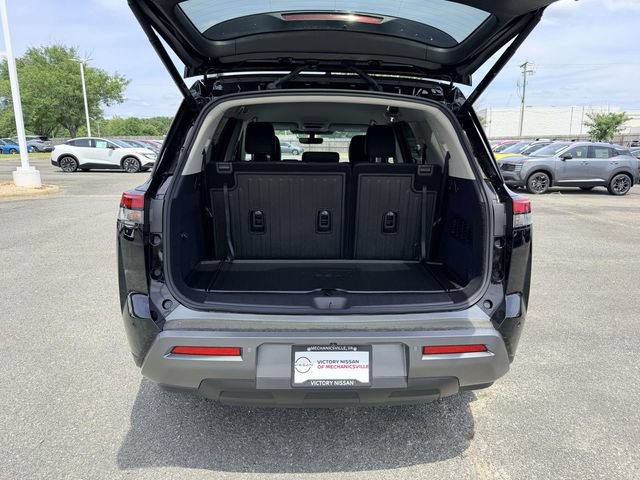New 2026 Nissan Pathfinder SL w/ Cargo Package AWD/4WD image 12