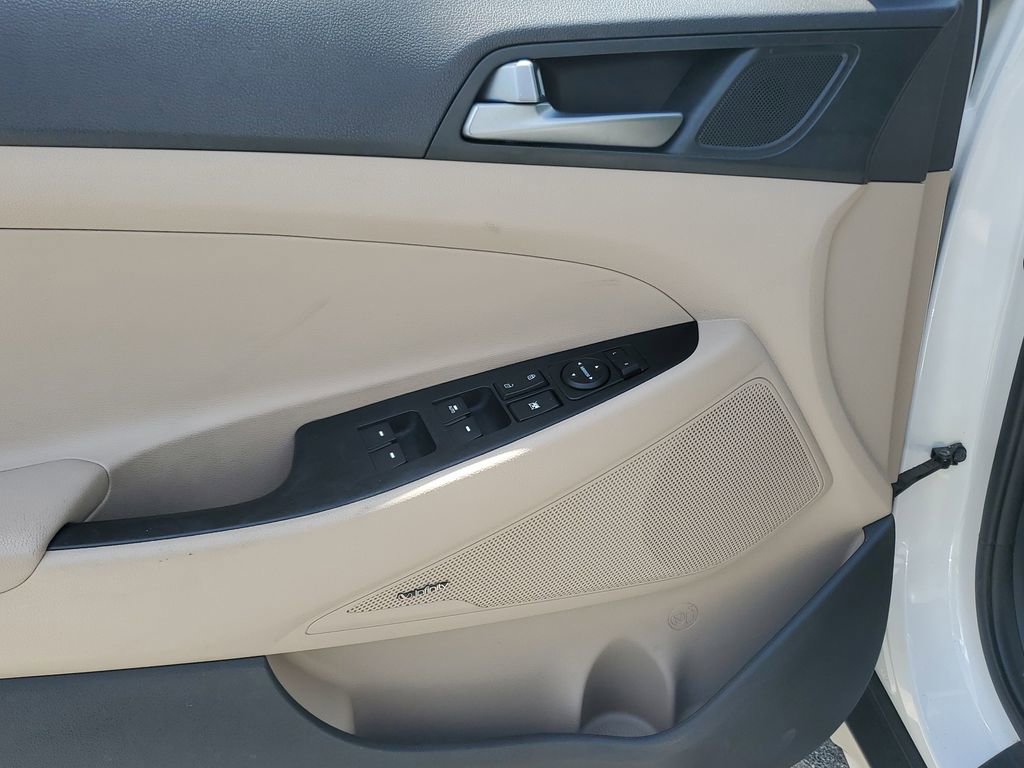 Used 2017 Hyundai Tucson SE Plus w/ Cargo Package FWD image 17