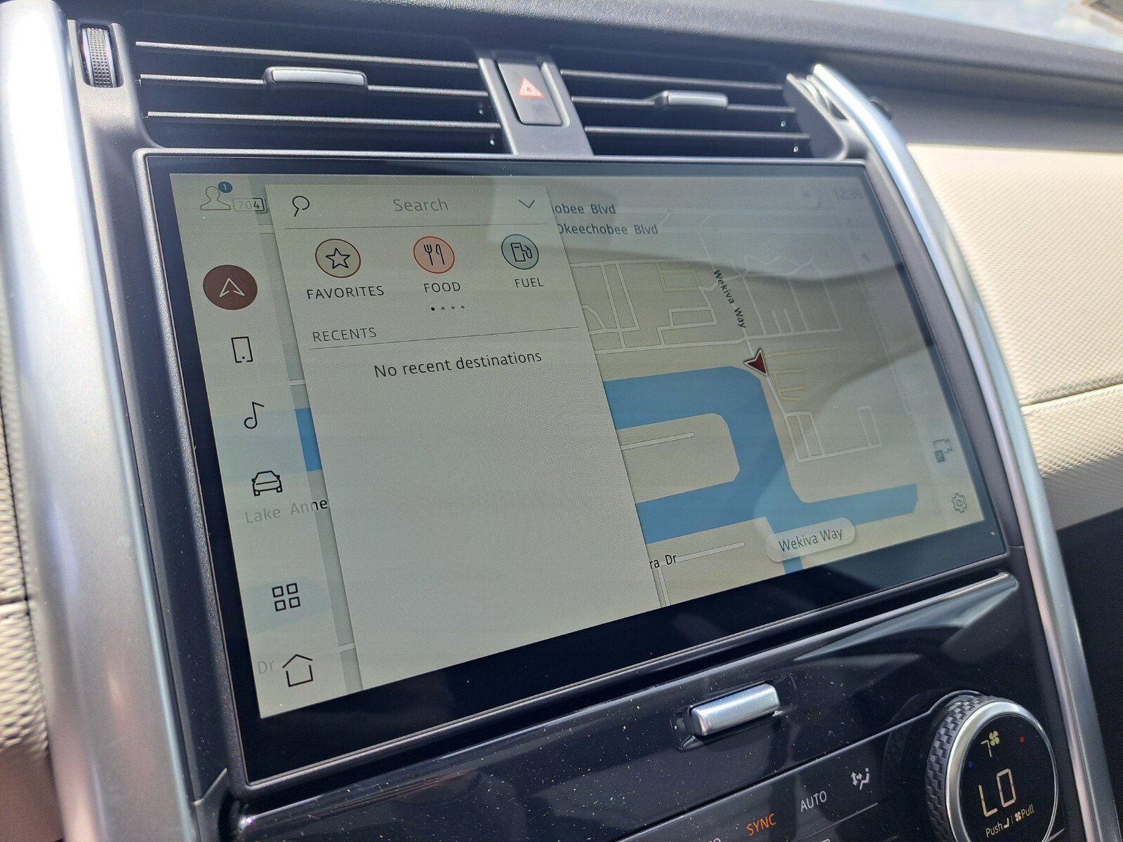 Certified 2025 Land Rover Discovery Dynamic SE image 14