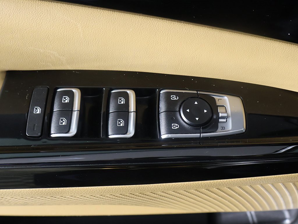 Used 2023 Kia Carnival EX image 36