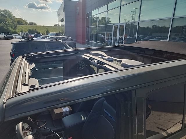 Used 2024 Jeep Wrangler Unlimited Rubicon 4xe AWD/4WD image 3