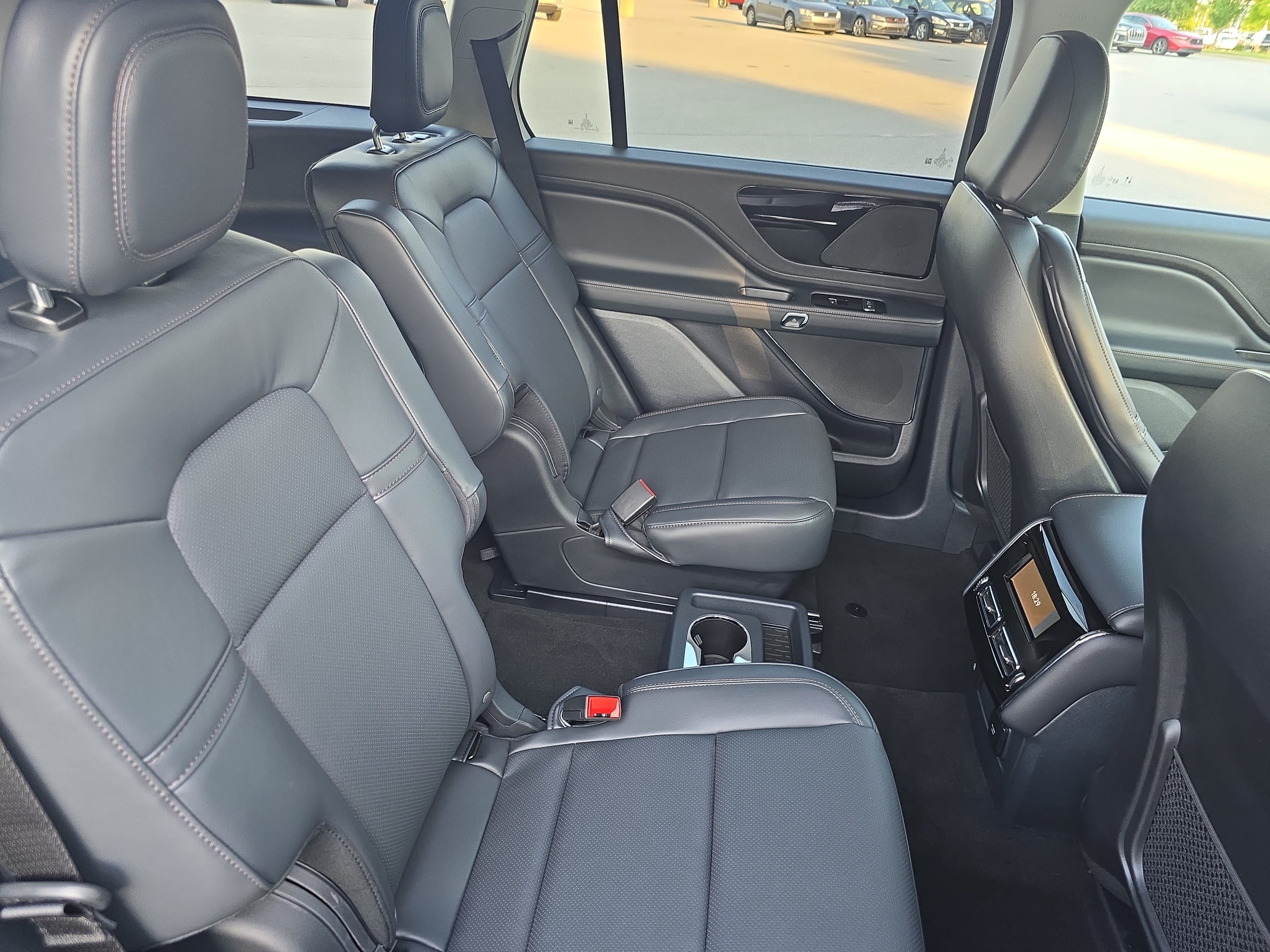 New 2026 Lincoln Aviator 2WD image 13