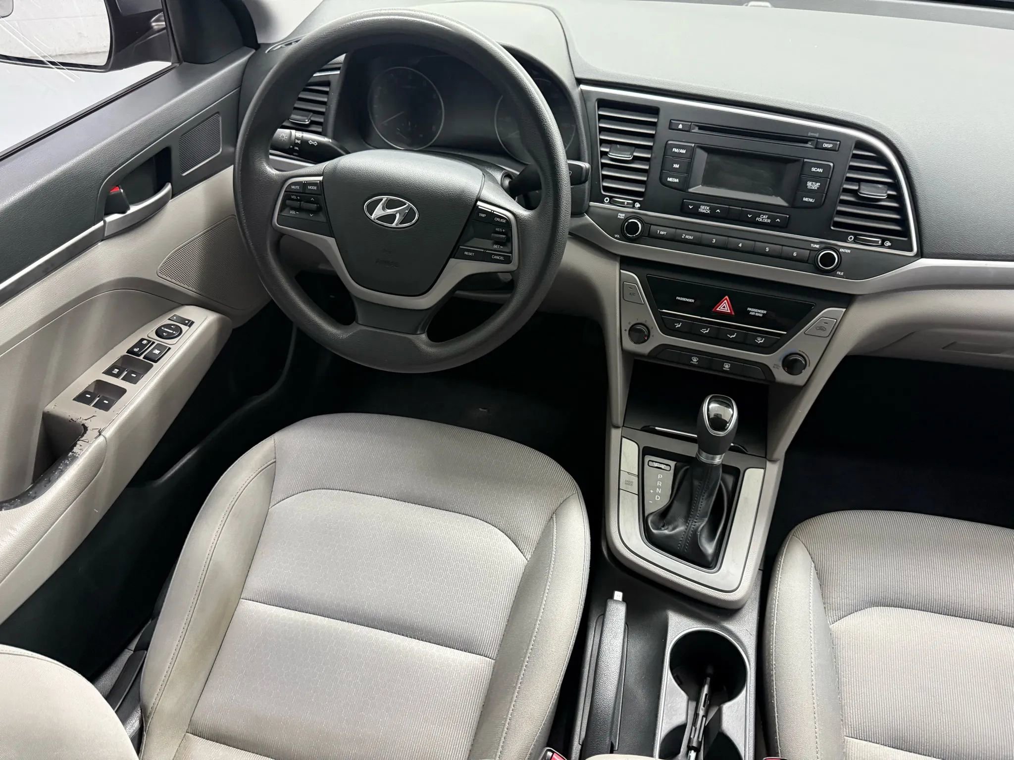 Used 2017 Hyundai Elantra SE FWD image 28