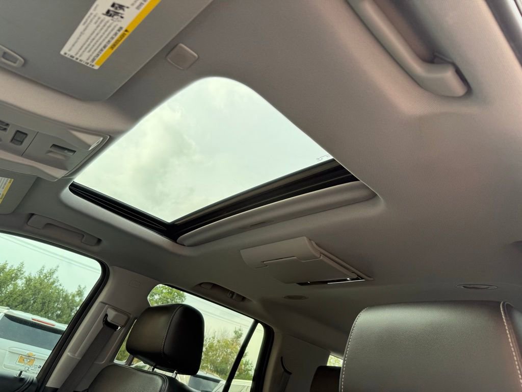 Used 2018 GMC Yukon SLT w/ Premium Edition image 13